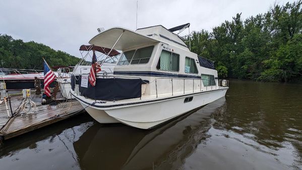 Holiday-mansion HOUSEBOAT image