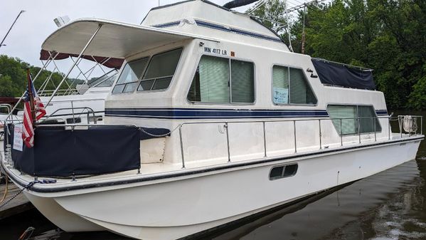 Holiday-mansion HOUSEBOAT image