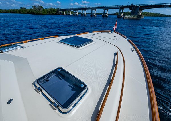 Hinckley Picnic Boat 40 image