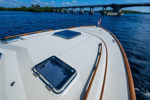 Hinckley Picnic Boat 40 image