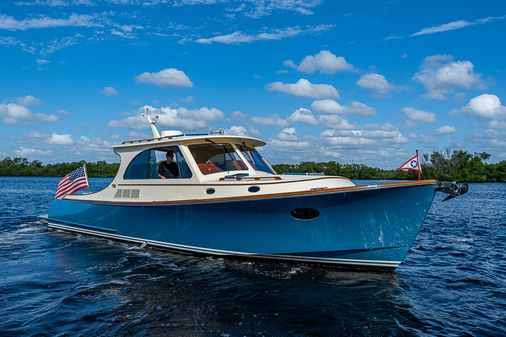 Hinckley Picnic Boat 40 image