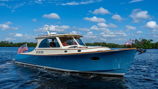 Hinckley Picnic Boat 40