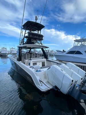 Boston Whaler 420 Outrage - main image