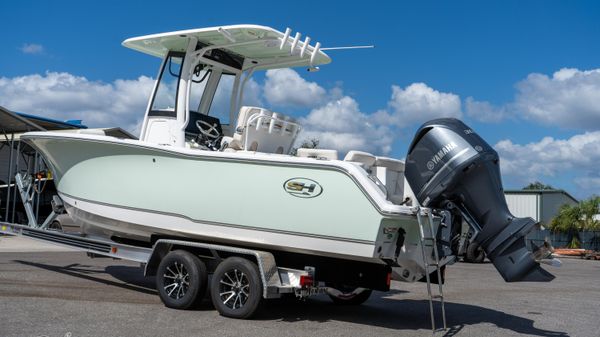 Sea Hunt Ultra 239 SE 