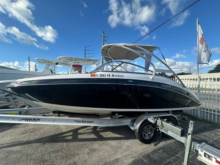 Yamaha Boats 242 LTD S image