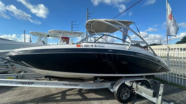 Yamaha Boats 242 LTD S 