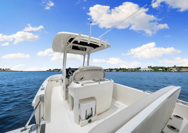 Boston Whaler 270 Dauntless image