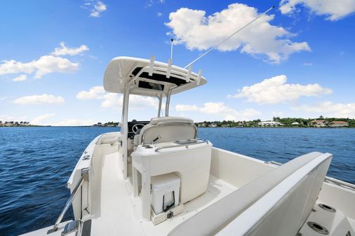 Boston Whaler 270 Dauntless image