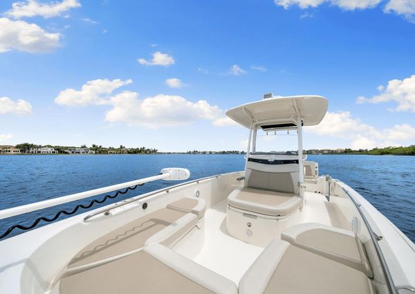 Boston Whaler 270 Dauntless image