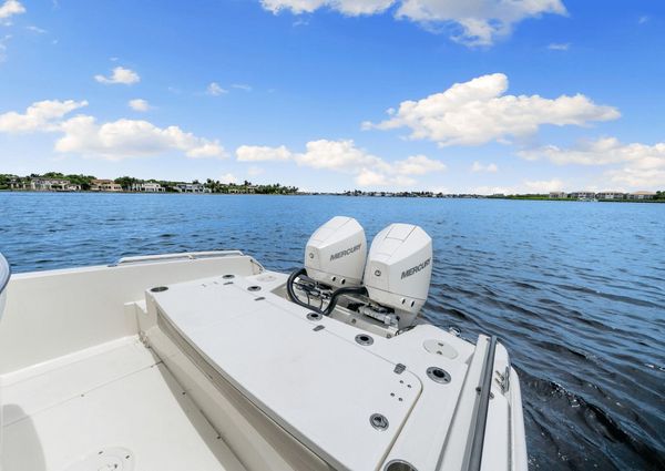 Boston Whaler 270 Dauntless image