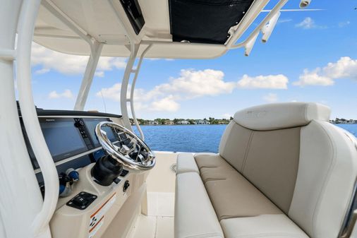 Boston Whaler 270 Dauntless image