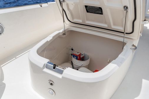 Boston Whaler 270 Dauntless image