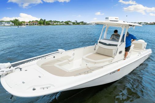 Boston Whaler 270 Dauntless image