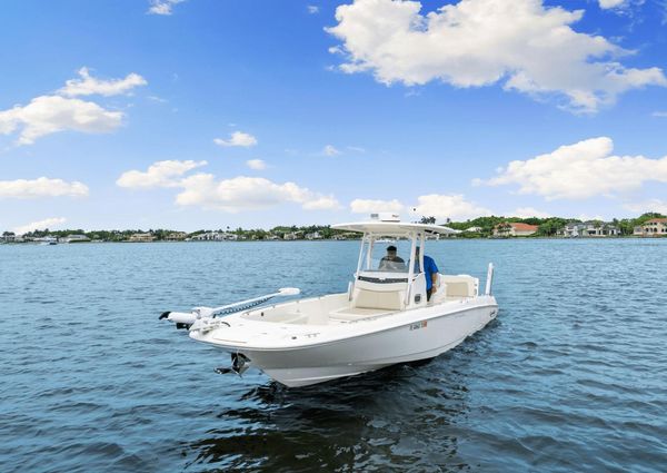 Boston Whaler 270 Dauntless image