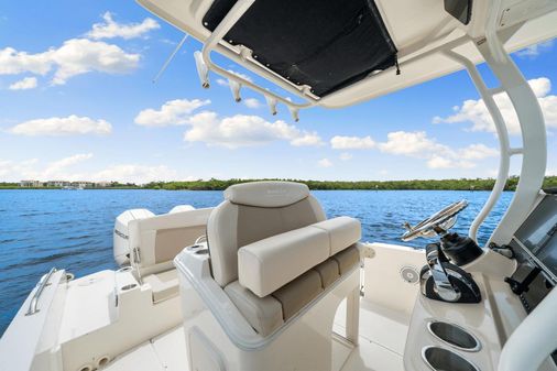 Boston Whaler 270 Dauntless image