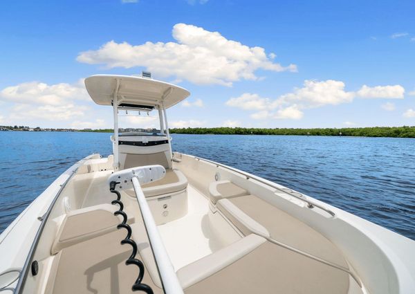 Boston Whaler 270 Dauntless image