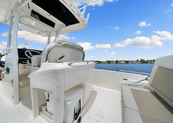 Boston Whaler 270 Dauntless image