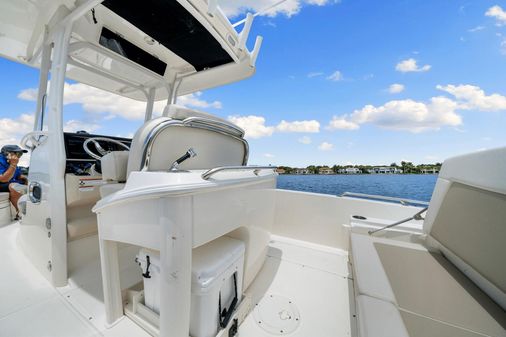 Boston Whaler 270 Dauntless image