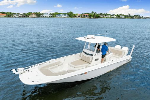 Boston Whaler 270 Dauntless image