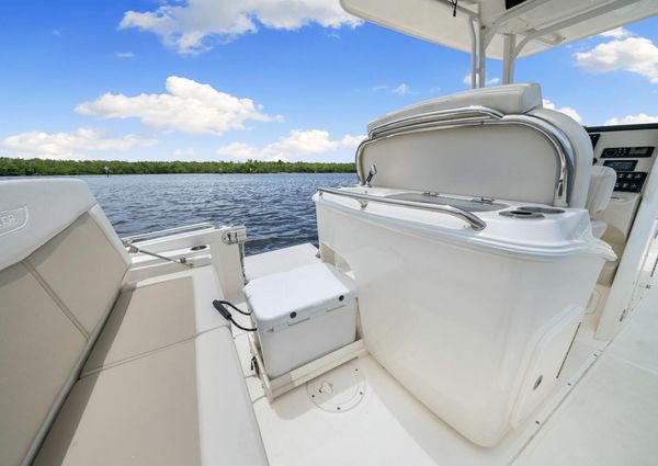 Boston Whaler 270 Dauntless image