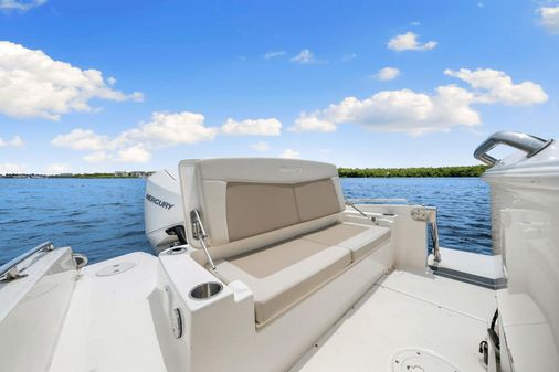 Boston Whaler 270 Dauntless image