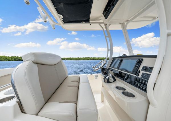 Boston Whaler 270 Dauntless image