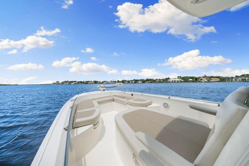 Boston Whaler 270 Dauntless image