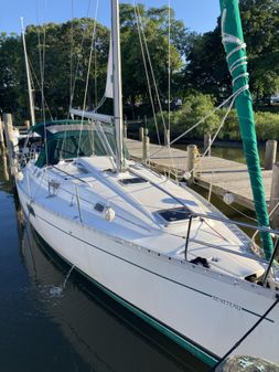 Beneteau Oceanis 351 image