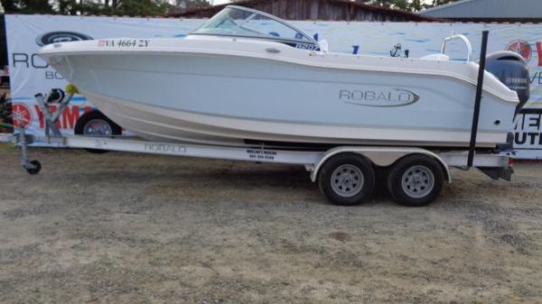 Robalo R207 Dual Console