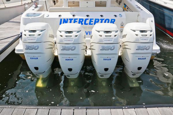 Boston Whaler 420 Outrage - main image