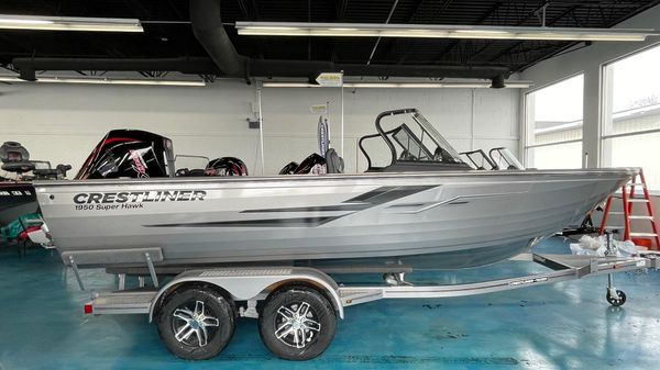 Crestliner 1950 Super Hawk
