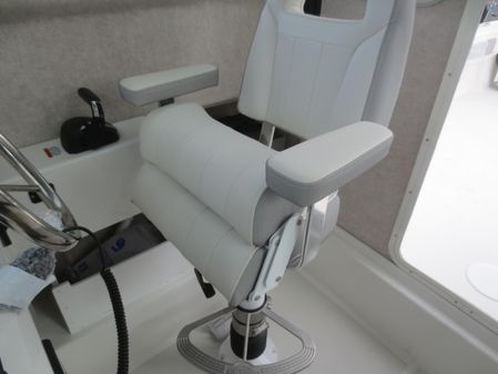 Parker 2320 SL Sport Cabin image