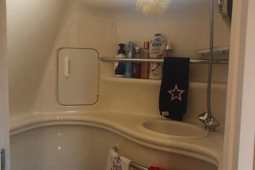 Sea Ray Sundancer 340 image