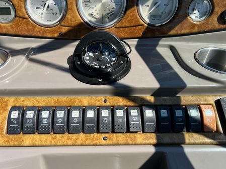 Rinker 260 Express Cruiser image