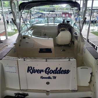 Rinker FIESTA-VEE-270 image