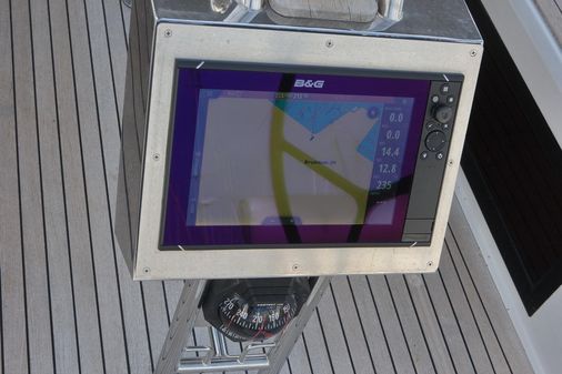 Hanse 545 image