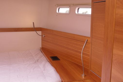 Hanse 545 image