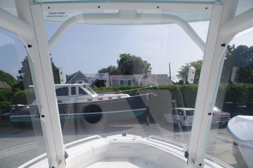 Everglades 235 Center Console image