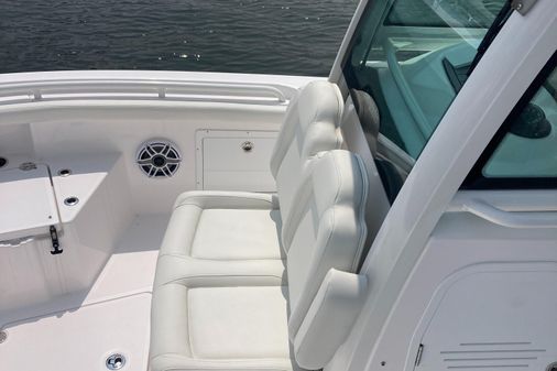 Everglades 235 Center Console image