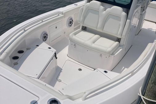 Everglades 235 Center Console image