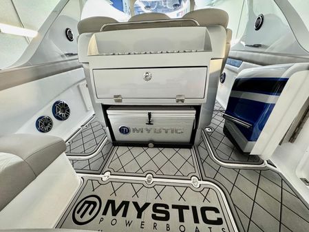 Mystic Powerboats M4200 image