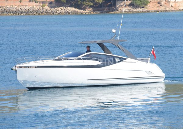 Fairline F-LINE-33 image