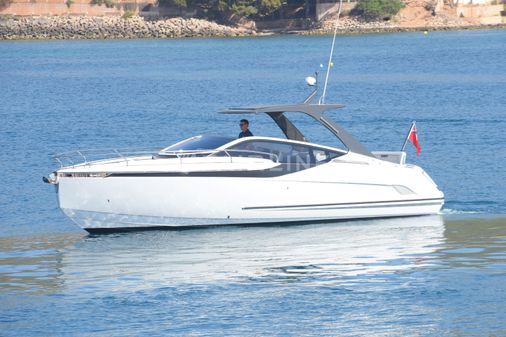 Fairline F-LINE-33 image