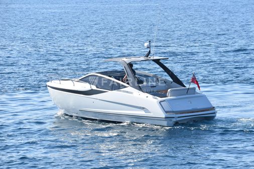 Fairline F-LINE-33 image