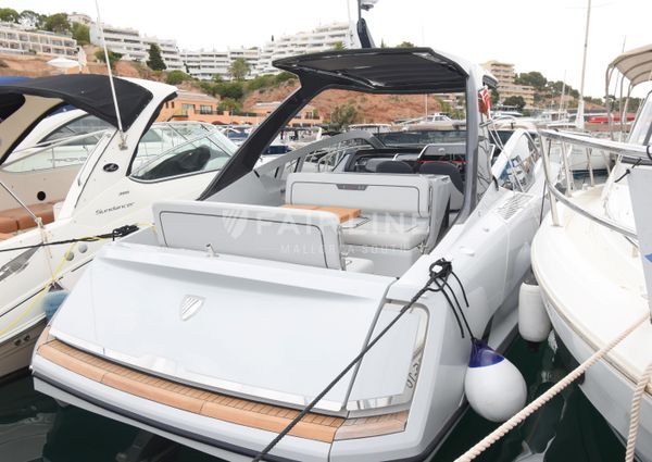 Fairline F-LINE-33 image