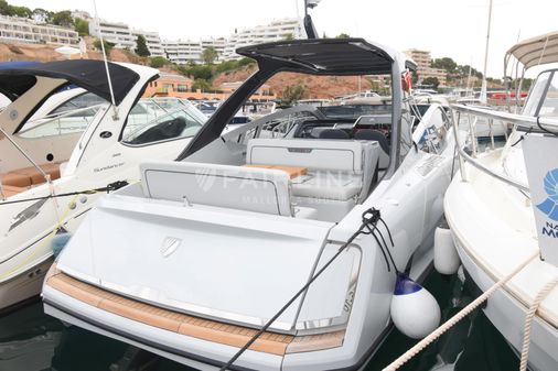 Fairline F-LINE-33 image