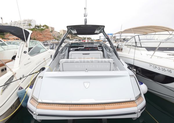 Fairline F-LINE-33 image