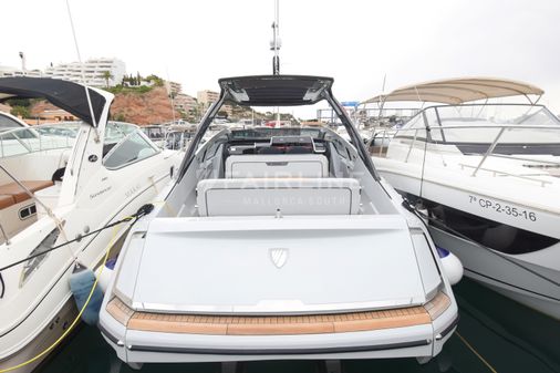 Fairline F-LINE-33 image