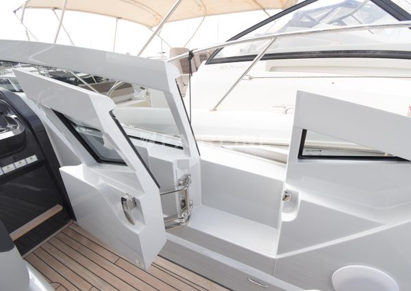 Fairline F-LINE-33 image