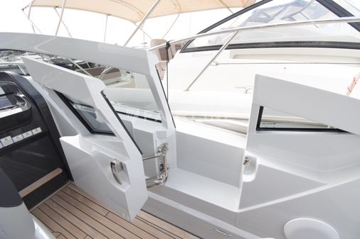 Fairline F-LINE-33 image